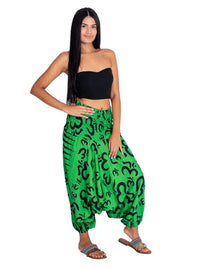 Kimago grüne Afghanhose mit schwarzem Om-Symbol